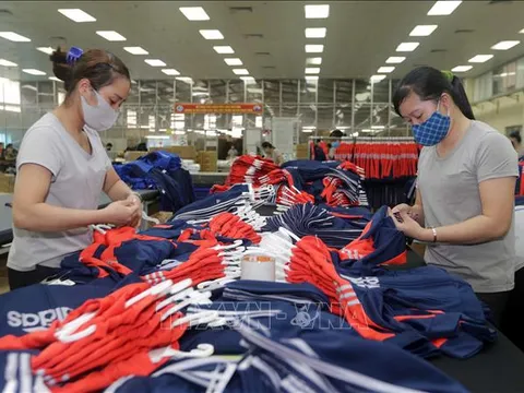 Tái cân bằng cán cân thương mại: Không chỉ là con số