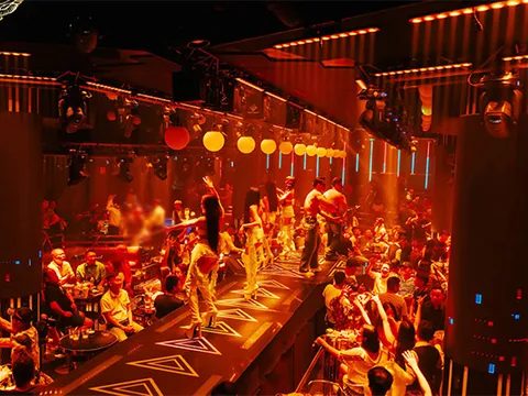 Đà Nẵng: Khám phá đại tiệc âm nhạc tháng 8 tại Top TV Club Karaoke