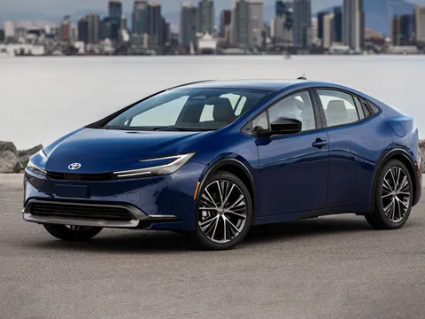 Top 10 xe hybrid tiết kiệm nhiên liệu nhất năm 2025: Toyota Prius đứng đầu