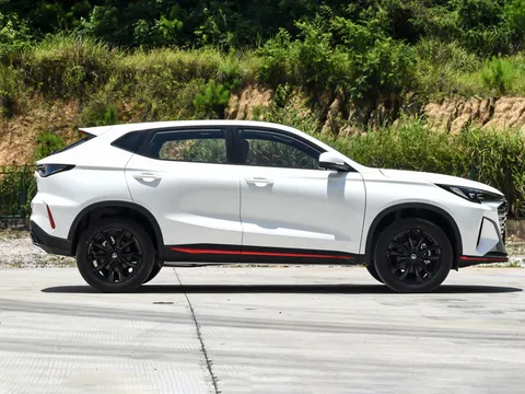 SUV cùng phân khúc với Honda CR-V, động cơ tăng áp, giá gần 260 triệu đồng