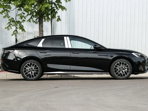 Xe sedan siêu tiết kiệm xăng, trang bị nhỉnh hơn Toyota Camry, giá hơn 500 triệu đồng