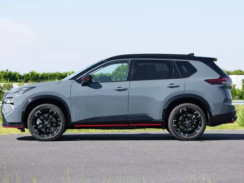 Honda CR-V có thêm đối thủ siêu ngầu, động cơ hybrid, giá gần 1 tỷ đồng