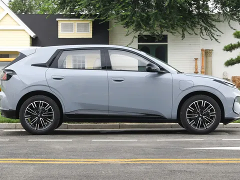 Xe hatchback đẹp long lanh, trang bị nổi trội, giá hơn 250 triệu đồng