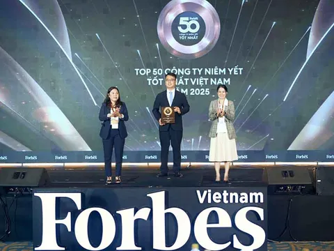 FPT Retail vào Top 50 công ty niêm yết tốt nhất Việt Nam