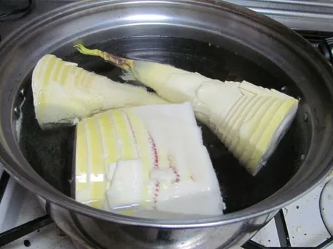 Mẹo luộc măng tươi đúng cách, khử vị đắng và loại bỏ phần lớn độc tố