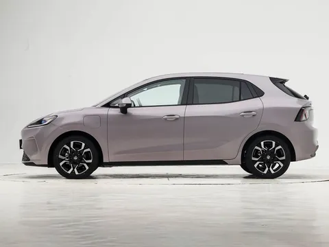 Xe hatchback công suất 163 mã lực, trang bị tiên tiến, giá thấp hơn Kia Morning