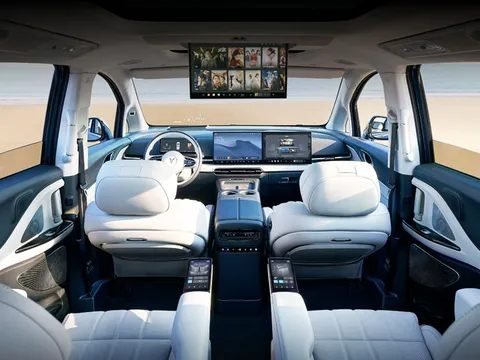 Đối thủ của Toyota Alphard chốt giá hơn 1,4 tỷ đồng