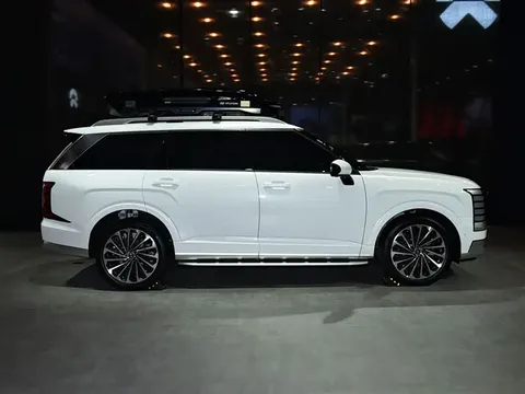 Hyundai Palisade 2026 chốt giá gần 1,1 tỷ đồng, cạnh tranh với Toyota Land Cruiser Prado