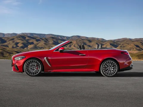 Mercedes-Benz giới thiệu xe mui trần hiệu suất cao, giá gần 2,9 tỷ đồng 