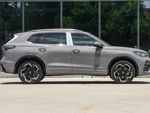 Volkswagen Tiguan có thêm phiên bản mới, giá gần 880 triệu đồng