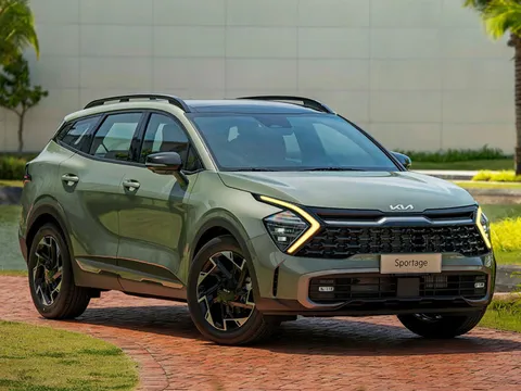 Loạt xe Kia giảm giá mạnh trong tháng 9, cao nhất 90 triệu đồng