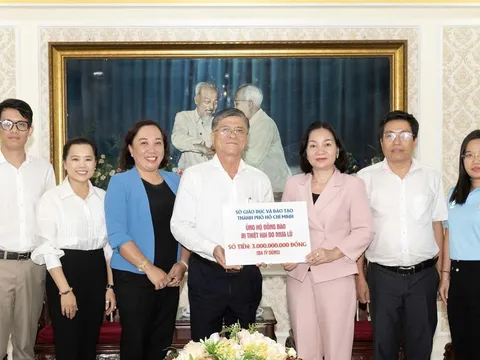 Hơn 17 tỷ đồng từ phong trào 'không hoa khai giảng' gửi tới đồng bào vùng bão lũ