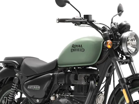 Môtô 349cc, phanh ABS 2 kênh, giá gần 59 triệu đồng, so kè cùng Honda Rebel 300