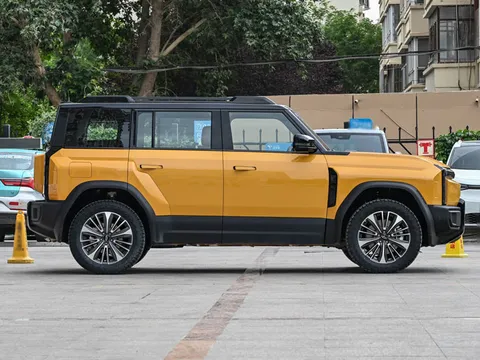 SUV địa hình mạnh 428 mã lực, giá từ 445 triệu đồng