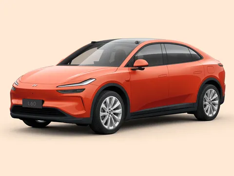 Xe gầm cao dài hơn 4,8 mét, công suất 456 mã lực, giá gần 770 triệu đồng