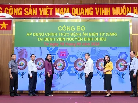 'Cuộc đua' số hóa ngành y ở miền Tây