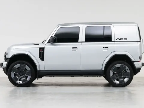 Xe địa hình cỡ nhỏ công suất 455 mã lực, giá từ 455 triệu đồng