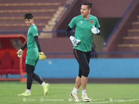 Sa sút phong độ, Nguyễn Filip sẽ mất suất bắt chính vào tay Trần Trung Kiên?