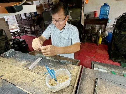 Giữ lửa vàng cho làng nghề trăm tuổi