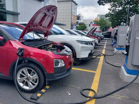 Vingroup kiến nghị bỏ giá điện cao điểm cho hạ tầng sạc xe điện