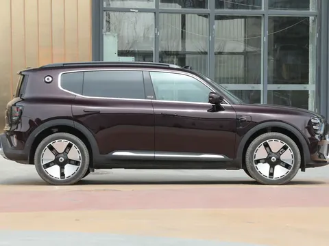 Mercedes-Benz ra mắt xe SUV hạng C dùng động cơ PHEV, giá hơn 700 triệu đồng