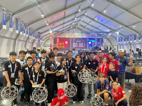 Học sinh TP Hồ Chí Minh đạt giải tại cuộc thi Drone Soccer quốc tế