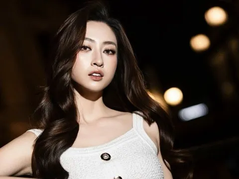 Lương Thuỳ Linh gây ấn tượng tại tuần lễ thời trang Paris