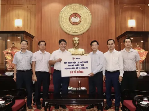 Tập đoàn Điện lực ủng hộ 3 tỷ đồng góp phần khắc phục hậu quả bão số 10