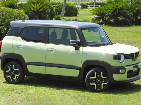 Suzuki giới thiệu SUV động cơ hybrid, dẫn động 4 bánh, giá chưa tới 390 triệu đồng