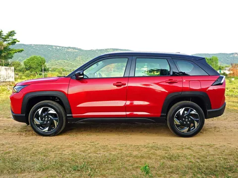 SUV hoàn toàn mới của Suzuki chốt giá hơn 300 triệu, cạnh tranh với Hyundai Creta, Kia Seltos