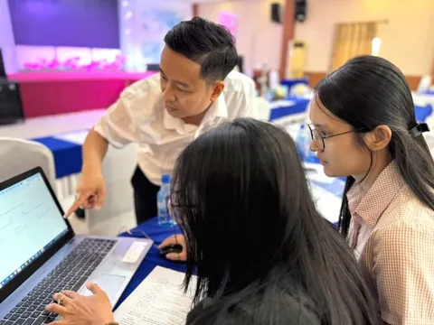 Doanh nghiệp Tây Ninh học cách 'ra lệnh' cho AI để bán hàng