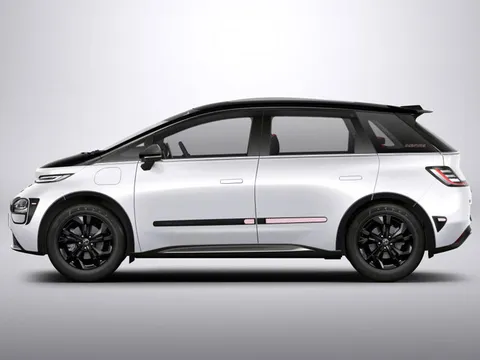 MPV thiết kế cá tính, sản xuất giới hạn 300 chiếc, giá gần 500 triệu đồng