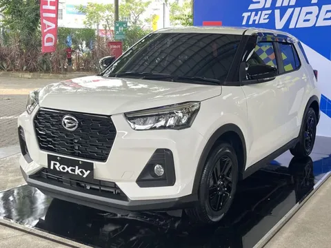 ‘Anh em song sinh’ với Toyota Raize ra mắt, giá gần 340 triệu đồng