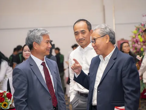 Khó khăn bủa vây, doanh nghiệp vẫn không ngừng kiến tạo