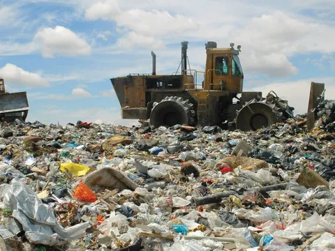 Hà Nội hướng tới tương lai không chôn lấp rác thải: Từ bãi rác đến nguồn năng lượng xanh