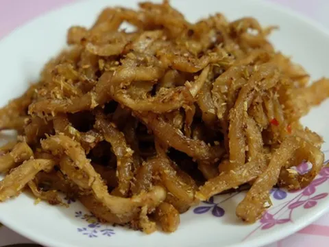 Món ăn gắn liền với tuổi thơ nghèo khó của nhiều người miền Tây, giờ thành đặc sản khiến du khách mê mẩn