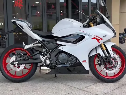 Môtô 249cc, phanh ABS 2 kênh, giá nhỉnh hơn Yamaha Exciter 155 VVA