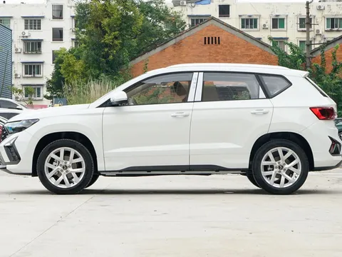 Đối thủ của Toyota Corolla Cross ra mắt, giá hơn 320 triệu đồng