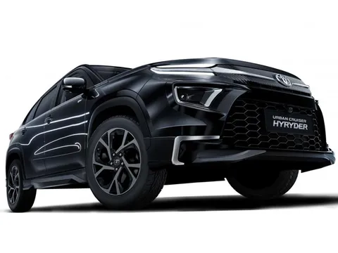 SUV hạng B Toyota giá gần 350 triệu có gì để so kè với Hyundai Creta?