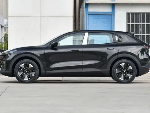 SUV hạng C công suất 272 mã lực, giá hơn 430 triệu đồng