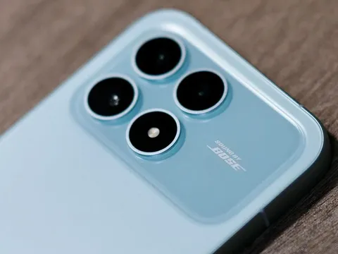 Smartphone chống nước, cấu hình ‘khủng’, pin 7.100mAh, loa Bose, giá hấp dẫn