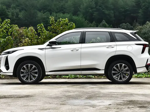 SUV công suất 192 mã lực, thiết kế cá tính, giá hơn 400 triệu, so kè với Honda CR-V