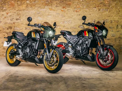 Suzuki giới thiệu 2 môtô cổ điển, giá từ 372 triệu đồng